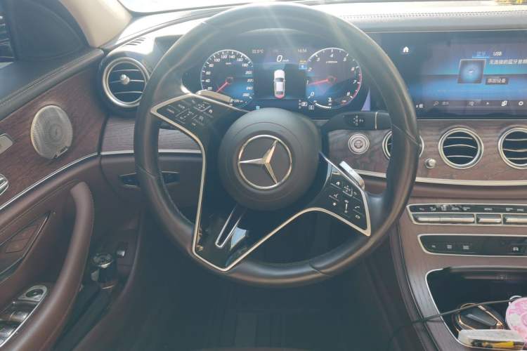 Used Mercedes-Benz E-Class 2021 Restyled E 300 L Luxury Edition Steering Wheel