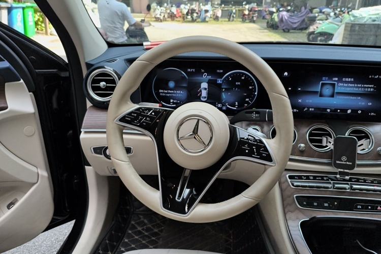 Used Mercedes-Benz E-Class 2021 Facelift E 300 L Stylish Edition Steering Wheel