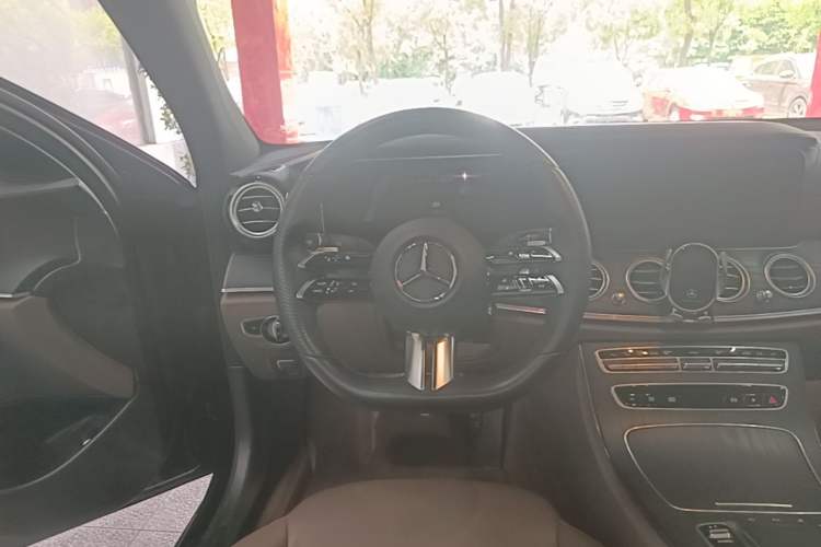 Used Mercedes-Benz E-Class 2021 Restyled E 300 L Sporty and Stylish Edition Steering Wheel