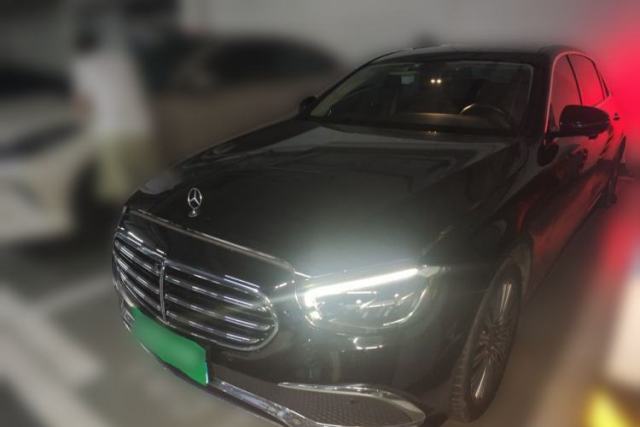 Ojetý Mercedes-Benz E-Class 2021 Restyled E 300 L Luxury Edition