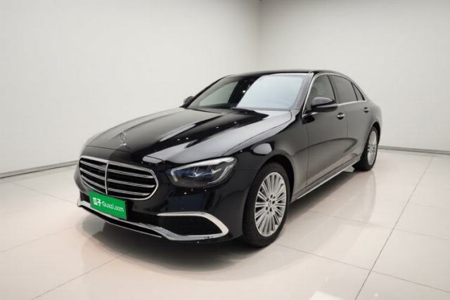 Ojetý Mercedes-Benz E-Class 2021 E 300 L Sporty and Stylish Model