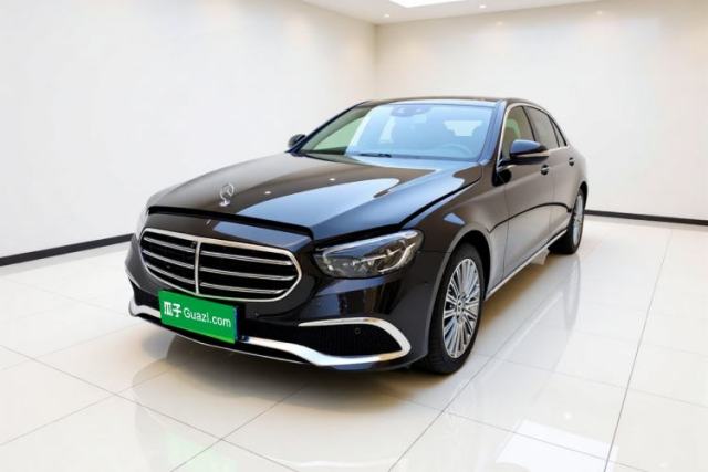 Ojetý Mercedes-Benz E-Class 2021 Restyled E 300 L Luxury Edition