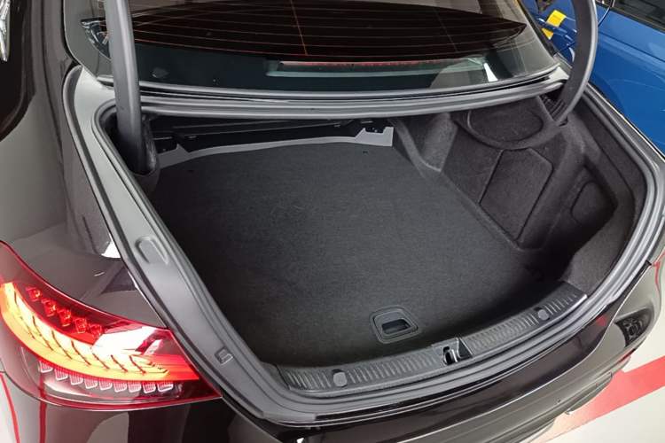 Used Mercedes-Benz E-Class 2021 E 300 L Sporty and Stylish Model Trunk
