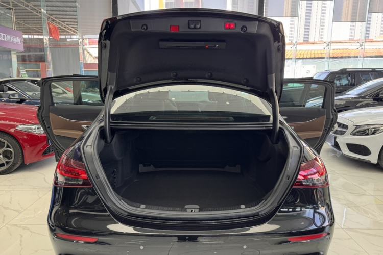 Used Mercedes-Benz E-Class 2021 Restyled E 300 L Sporty and Stylish Edition Trunk