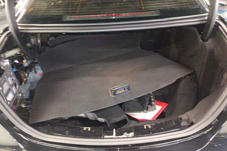 Used Mercedes-Benz E-Class 2021 E 300 L Luxury Model Trunk