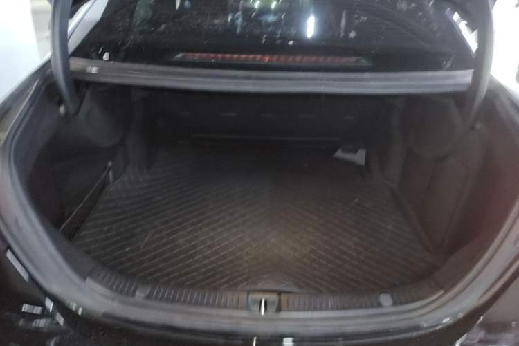 Used Mercedes-Benz E-Class 2021 Restyled E 300 L Sport Luxury Edition Trunk