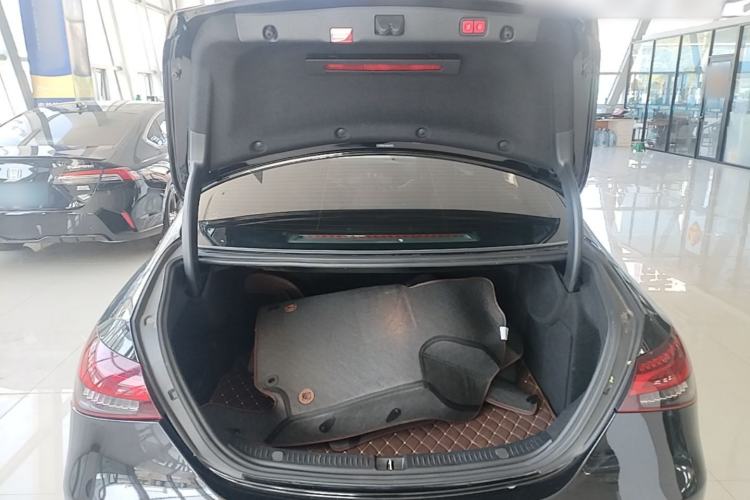 Used Mercedes-Benz E-Class 2021 Restyled E 300 L Sporty and Stylish Edition Trunk