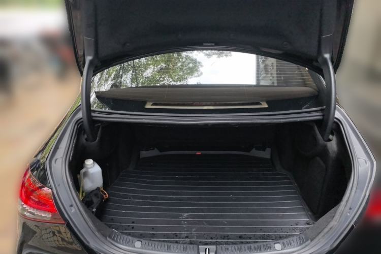 Used Mercedes-Benz E-Class 2021 E 300 L Premium Edition Trunk