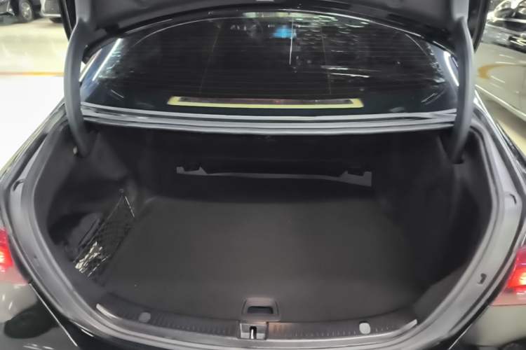 Used Mercedes-Benz E-Class 2021 Facelift E 260 L Trunk