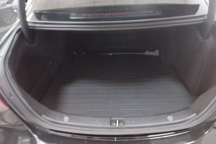 Used Mercedes-Benz E-Class 2021 Restyled E 300 L Sport Luxury Edition Trunk