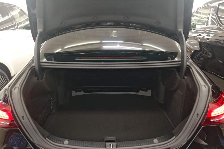 Used Mercedes-Benz E-Class 2021 E 300 L Sport Premium Edition Trunk