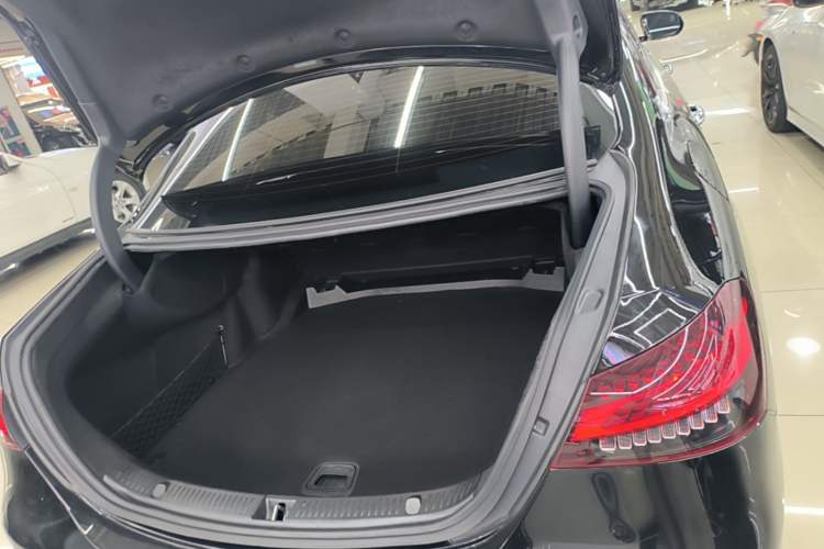 Used Mercedes-Benz E-Class 2021 E 300 L Sporty and Stylish Model Trunk