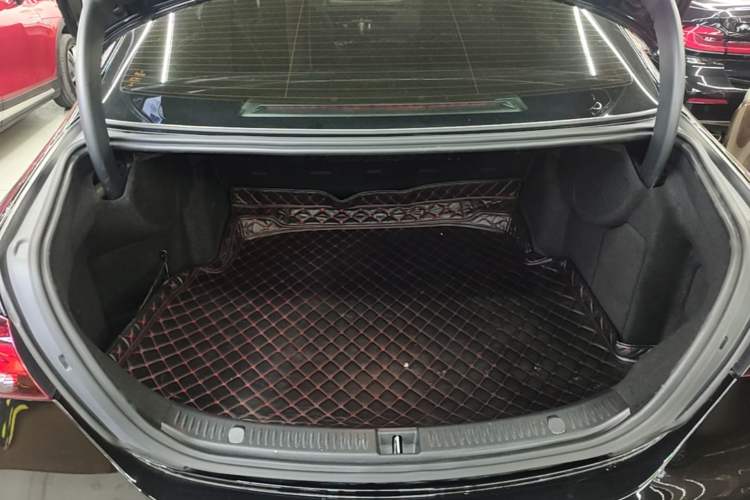 Used Mercedes-Benz E-Class 2021 E 300 L Sport Luxury Edition Trunk