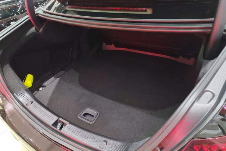 Used Mercedes-Benz E-Class 2021 Facelift E 260 L Trunk