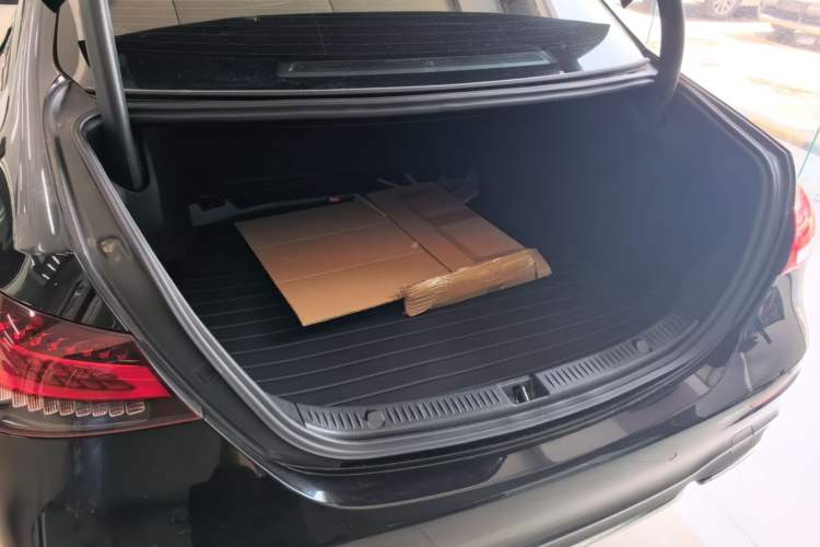 Used Mercedes-Benz E-Class 2021 E 300 L Sporty and Stylish Model Trunk