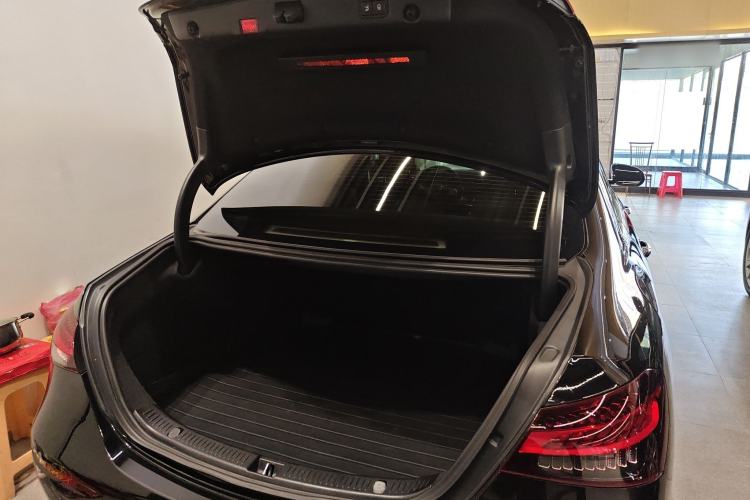 Used Mercedes-Benz E-Class 2021 Restyled E 300 L Luxury Edition Trunk