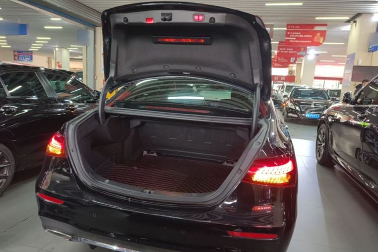 Used Mercedes-Benz E-Class 2021 E 300 L Sport Luxury Edition Trunk