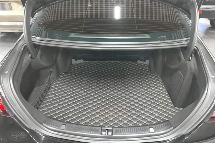 Used Mercedes-Benz E-Class 2021 E 300 L Sporty and Stylish Model Trunk