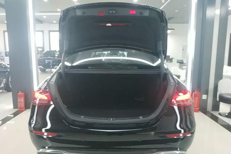 Used Mercedes-Benz E-Class 2021 Restyled E 300 L Luxury Edition Trunk
