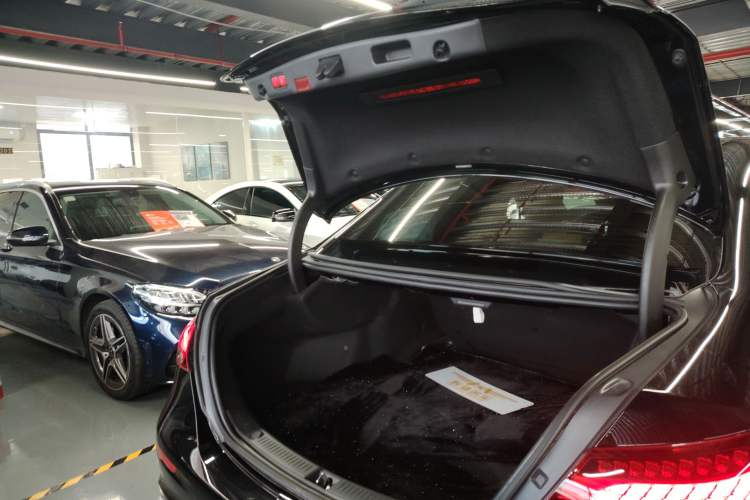 Used Mercedes-Benz E-Class 2021 Updated E 260 Fashion Sport Edition Trunk