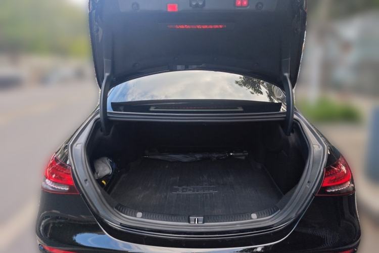 Used Mercedes-Benz E-Class 2021 Restyled E 300 L Luxury Edition Trunk