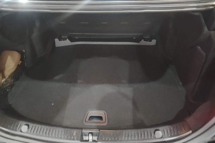 Used Mercedes-Benz E-Class 2021 E 300 L Sporty and Stylish Model Trunk