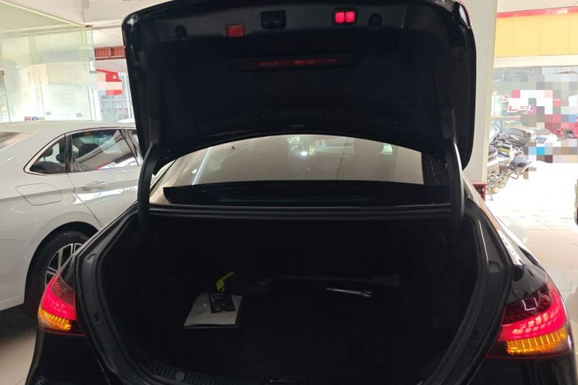 Used Mercedes-Benz E-Class 2021 E 300 L Sport Luxury Edition Trunk