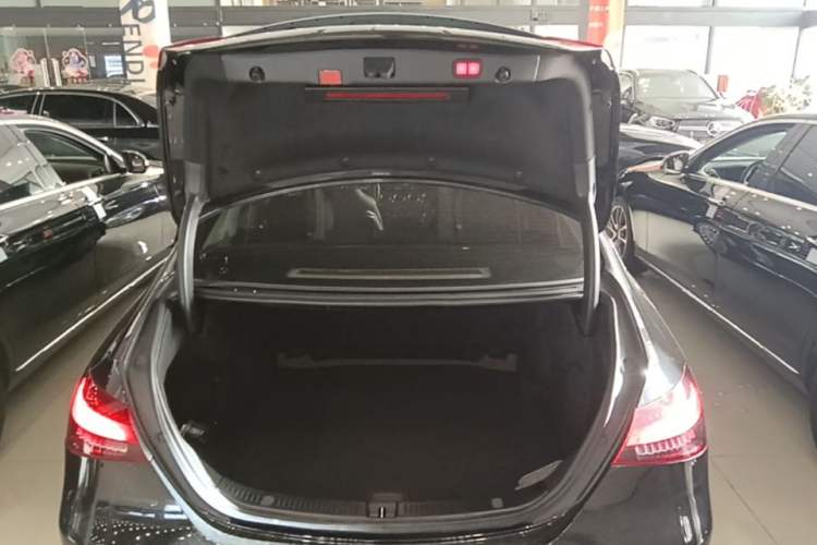 Used Mercedes-Benz E-Class 2021 Restyled E 300 L Luxury Edition Trunk