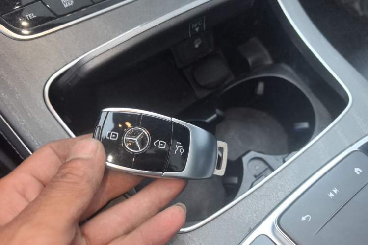 Used Mercedes-Benz E-Class 2021 Restyled E 300 L Sport Luxury Edition Vehicle Key