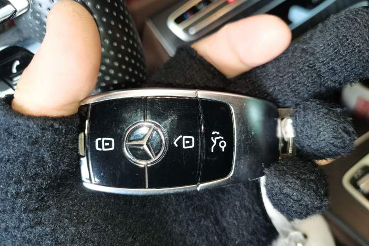 Used Mercedes-Benz E-Class 2021 Restyled E 300 L Sporty and Stylish Edition Vehicle Key