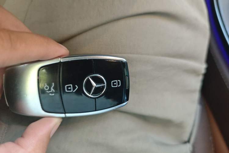 Used Mercedes-Benz E-Class 2021 Restyled E 300 L Sport Luxury Edition Vehicle Key