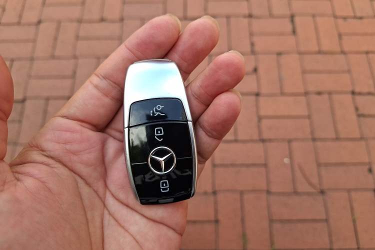 Used Mercedes-Benz E-Class 2021 Restyled E 300 L Sport Luxury Edition Vehicle Key