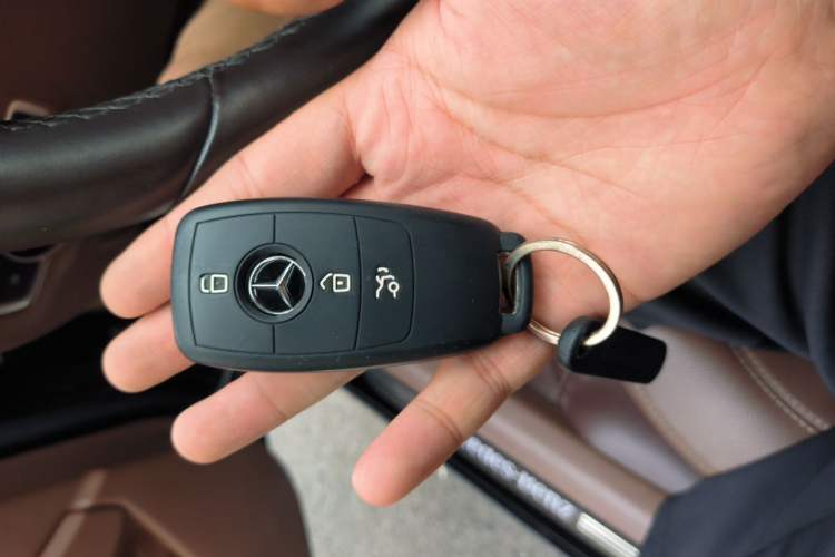 Used Mercedes-Benz E-Class 2021 Facelift E 300 L Stylish Edition Vehicle Key