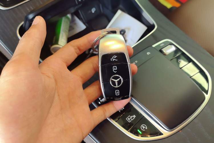 Used Mercedes-Benz E-Class 2021 Restyled E 300 L Sporty and Stylish Edition Vehicle Key