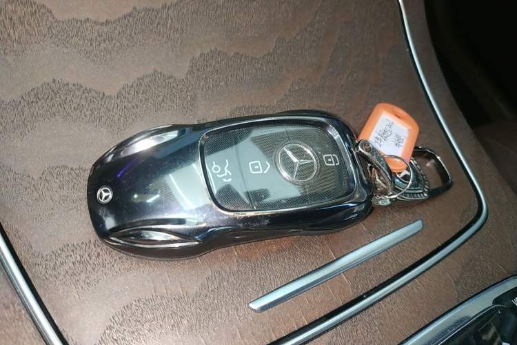 Used Mercedes-Benz E-Class 2021 Facelift E 300 L Stylish Edition Vehicle Key