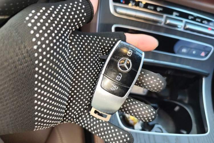 Used Mercedes-Benz E-Class 2021 E 260 L Sport Edition Vehicle Key