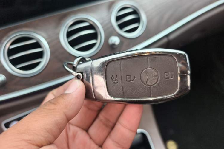 Used Mercedes-Benz E-Class 2021 Restyled E 300 L Luxury Edition Vehicle Key