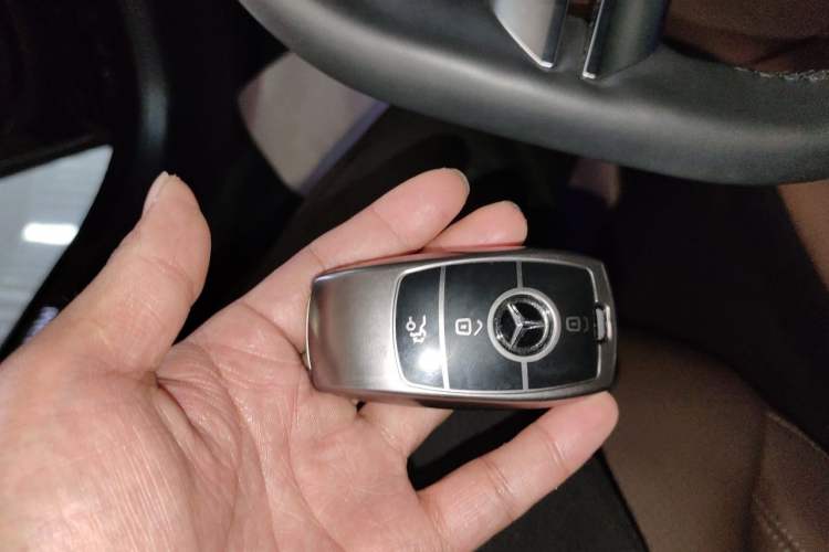 Used Mercedes-Benz E-Class 2021 Facelift E 300 L Stylish Edition Vehicle Key