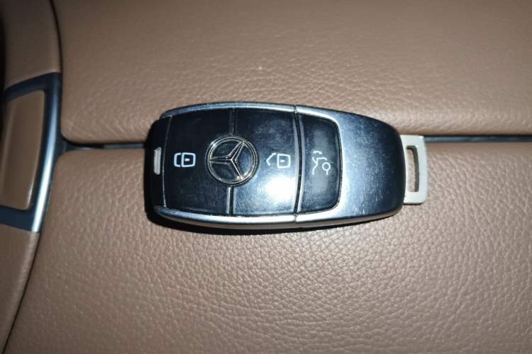 Used Mercedes-Benz E-Class 2021 Facelift E 260 L Vehicle Key