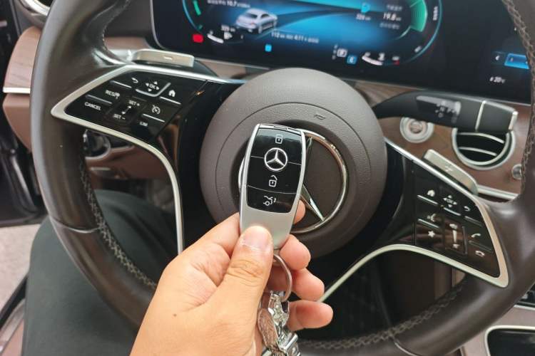 Used Mercedes-Benz E-Class 2021 Facelift E 260 L Sport Edition Vehicle Key