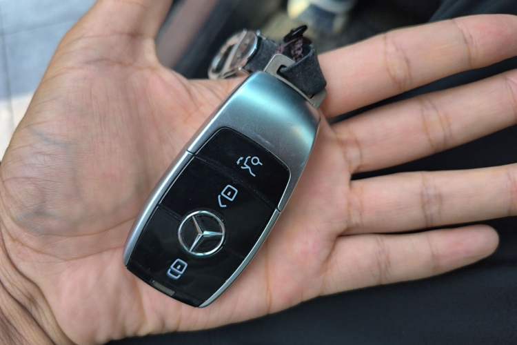 Used Mercedes-Benz E-Class 2021 Restyled E 300 L Luxury Edition Vehicle Key