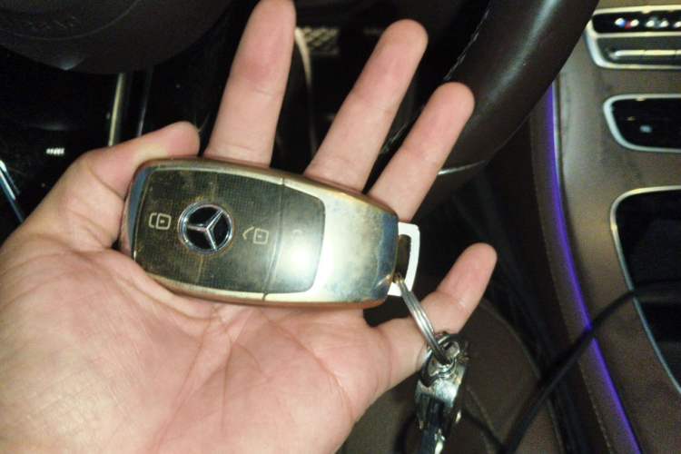 Used Mercedes-Benz E-Class 2021 Restyled E 300 L Sporty and Stylish Edition Vehicle Key