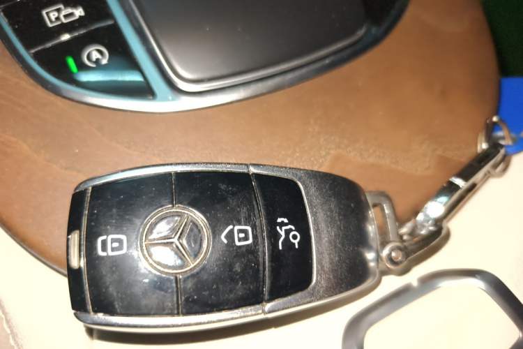 Used Mercedes-Benz E-Class 2021 Restyled E 300 L Sport Luxury Edition Vehicle Key