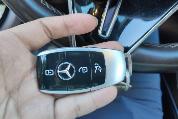 Used Mercedes-Benz E-Class 2021 Facelift E 300 L Stylish Edition Vehicle Key