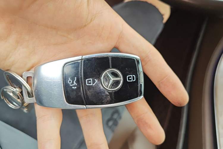Used Mercedes-Benz E-Class 2021 Facelift E 300 L Stylish Edition Vehicle Key