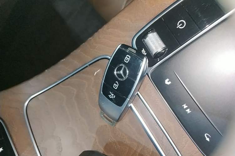 Used Mercedes-Benz E-Class 2021 Facelift E 300 L Stylish Edition Vehicle Key