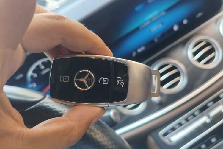 Used Mercedes-Benz E-Class 2021 Restyled E 300 L Sport Luxury Edition Vehicle Key