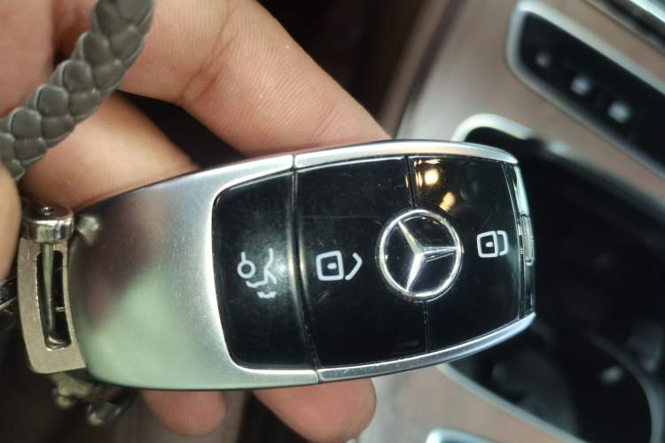 Used Mercedes-Benz E-Class 2021 Facelift E 300 L Stylish Edition Vehicle Key