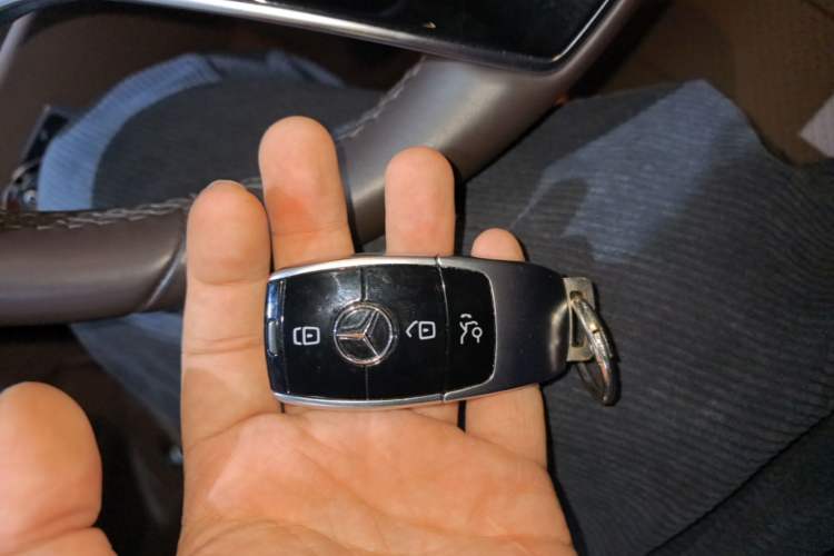 Used Mercedes-Benz E-Class 2021 Facelift E 300 L Stylish Edition Vehicle Key