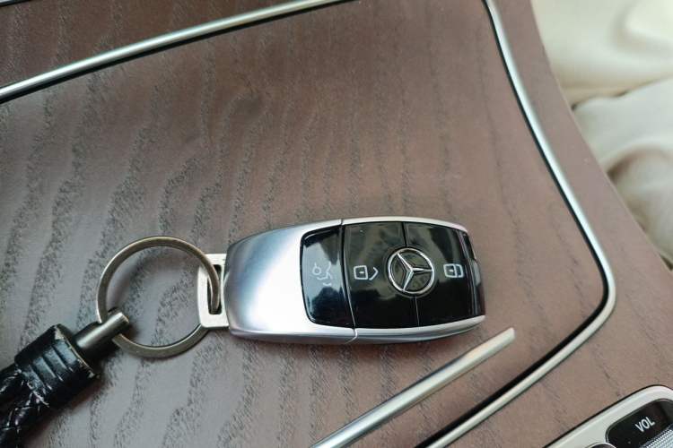 Used Mercedes-Benz E-Class 2021 Restyled E 300 L Luxury Edition Vehicle Key